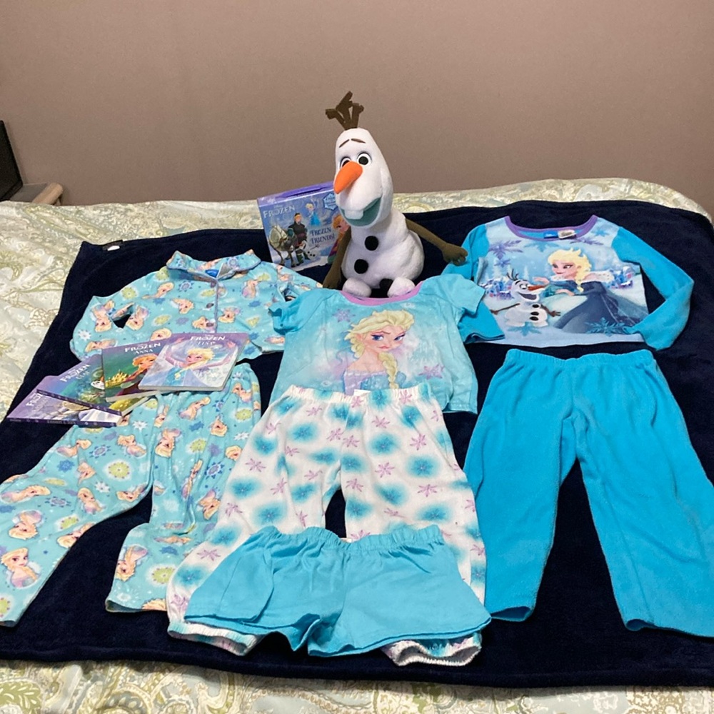 Frozen Themed Kids Pajamas Set - Blue